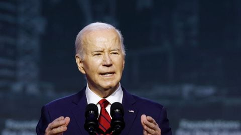 presidente de Estados Unidos, Joe Biden, pronuncia un discurso en la Conferencia Legislativa 2024 de los Sindicatos de la Construcción de América del Norte (NABTU) en el Washington Hilton el 24 de abril de 2024