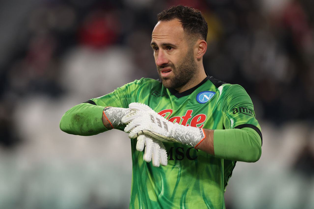 TURIN, ITALY - JANUARY 06: David Ospina of SSC Napoli reacts during the Serie A match between Juventus and SSC Napoli at Allianz Stadium on January 06, 2022 in Turin, Italy. (Photo by Jonathan Moscrop/Getty Images)