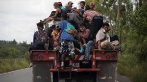 Estados Unidos ha interceptado a 2,3 millones de migrantes en su frontera con México durante los últimos 12 meses. Foto: AP.