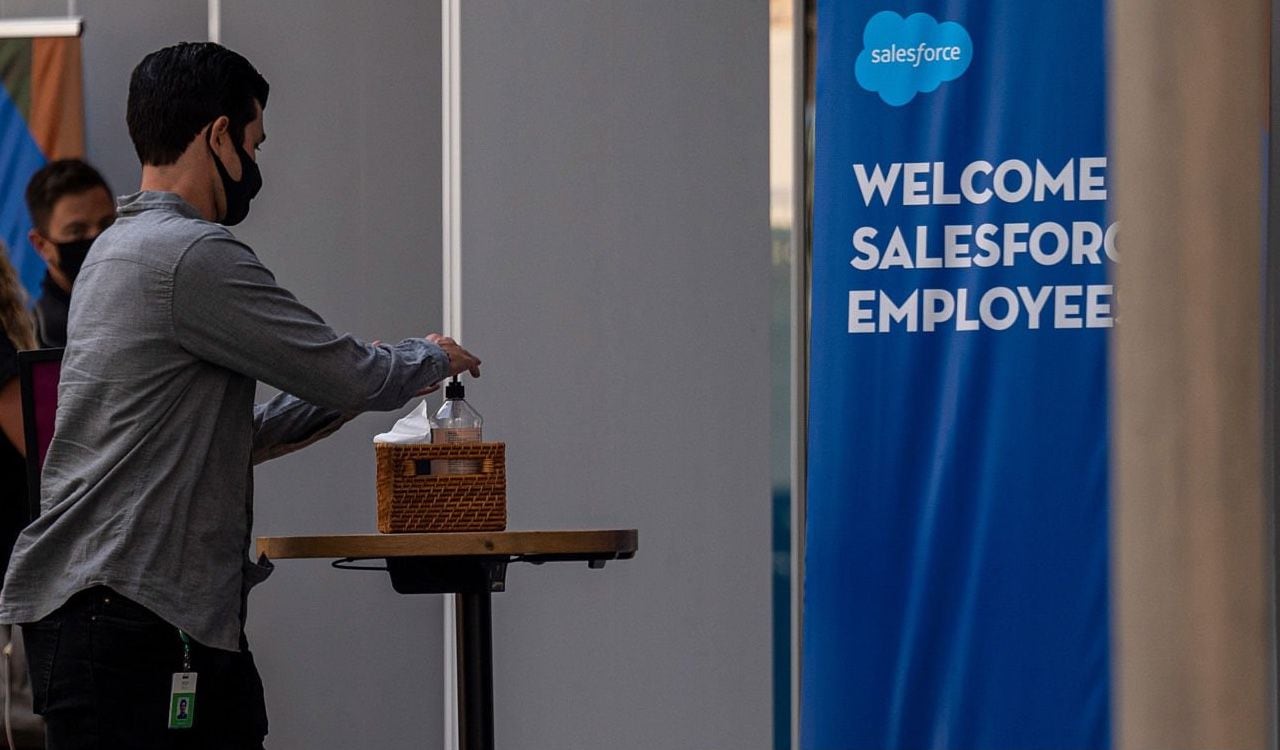 Salesforce también anunció que despedirá cerca de 8 mil empleados