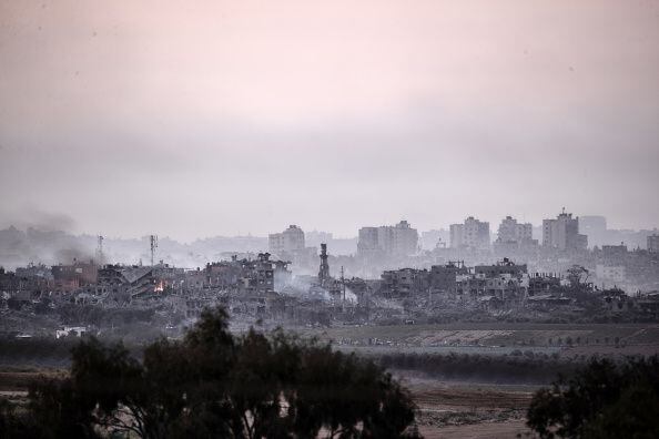 Los milicianos palestinos han seguido lanzando cohetes a Israel, incluido su núcleo comercial, Tel Aviv.