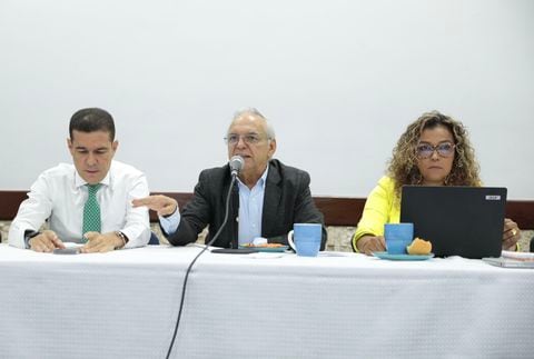 El ministro de Hacienda, Ricardo Bonilla participa en una mesa técnica de la Comisión III de la Cámara de Representantes.