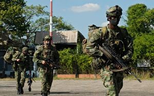 Arribo de los 600 militares del Ejército Nacional  que reforzarán la seguridad de Arauca, tras el homicidio selectivo de 27 personas en el departamento.
Arauca.