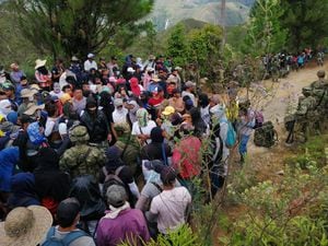 Mitin en Cauca contra soldados del Ejército