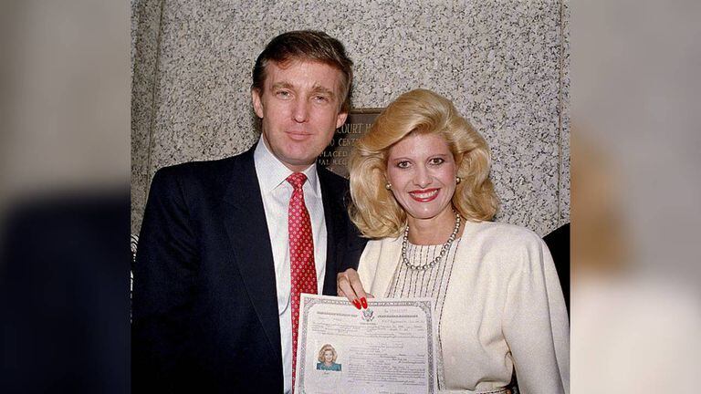 Este jueves 14 de julio la familia anunció la muerte de Ivana Trump, primera esposa del expresidente Donald Trump. Foto: archivo AP.
