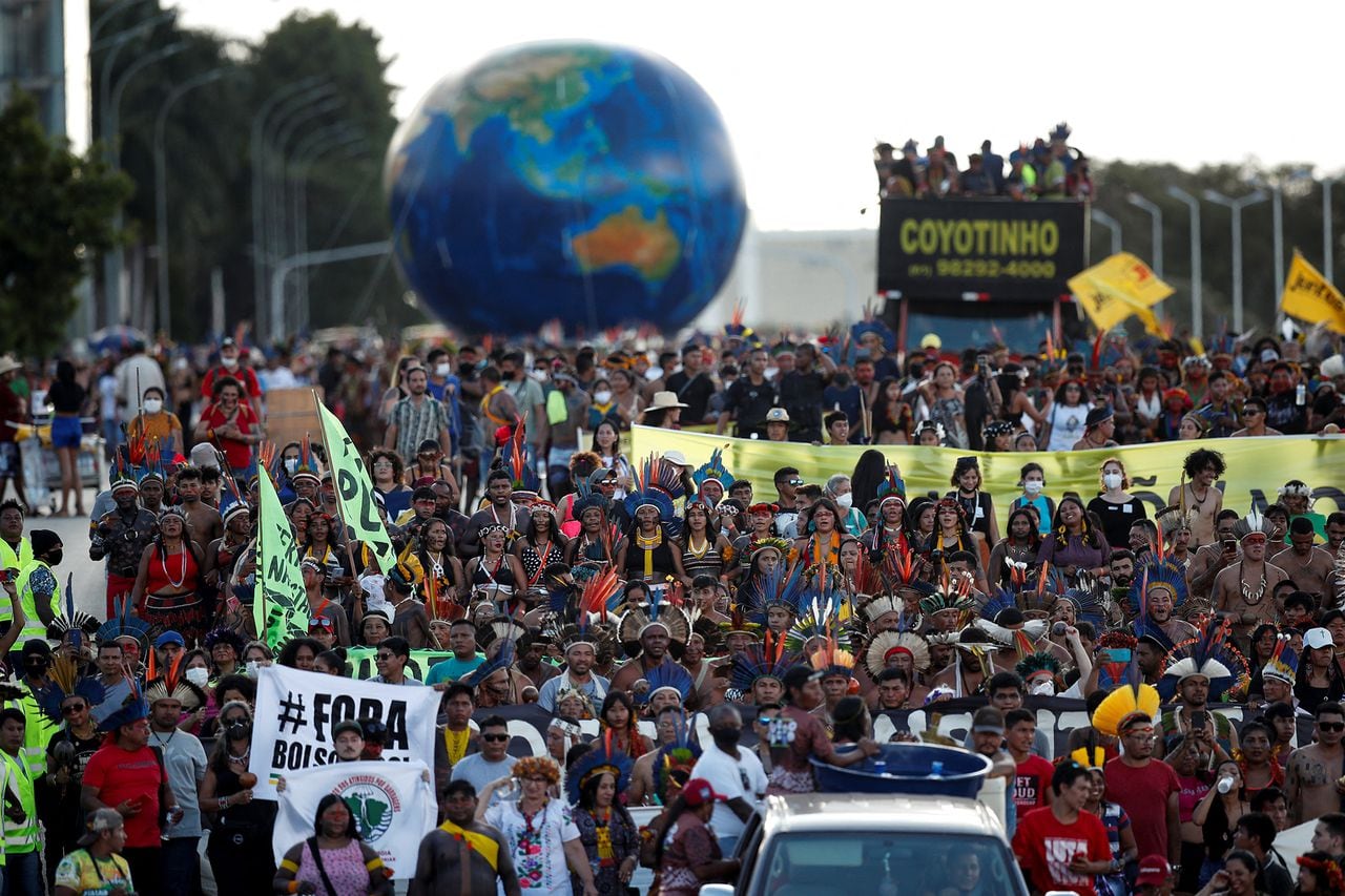 Indígenas protestan en Brasilia