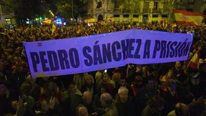 Cientos de personas se manifiestan contra Pedro Sánchez en España