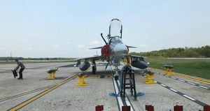 Avión de combate Kfir en la Base Aérea de Palanquero. 