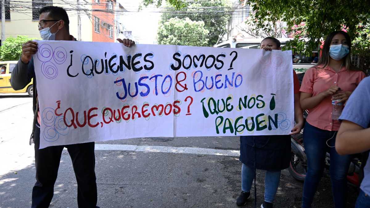 Empleados de Justo y Bueno protestan en Cúcuta por falta de pagos