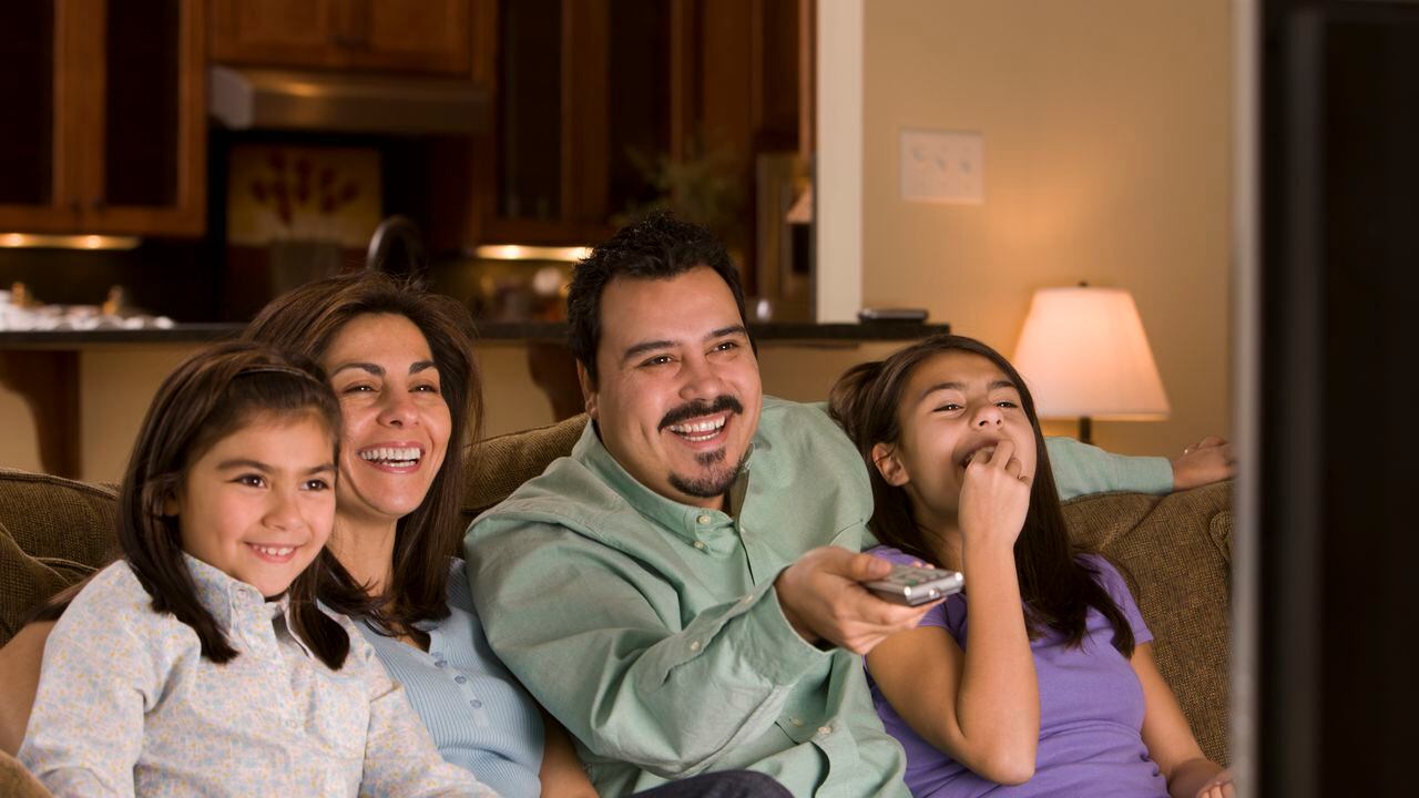 Televisión en familia (Getty)