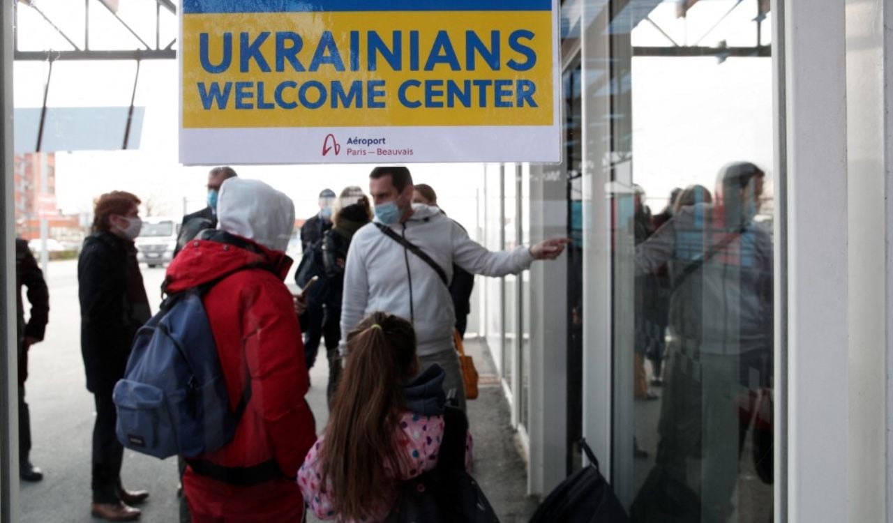 Muchos ciudadanos ucranianos huyen de la guerra que se vive en su país