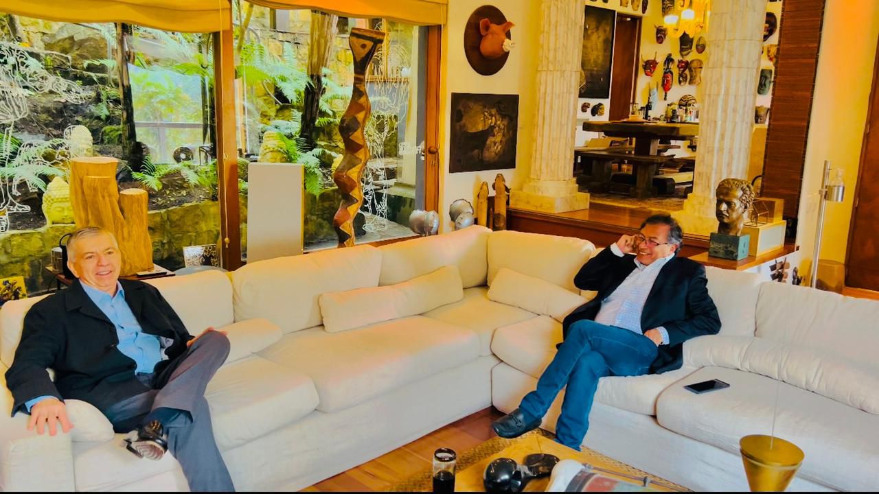28/02/2022. Reunión de César Gaviria con el precandidato presidencial Gustavo Petro, en Bogotá.