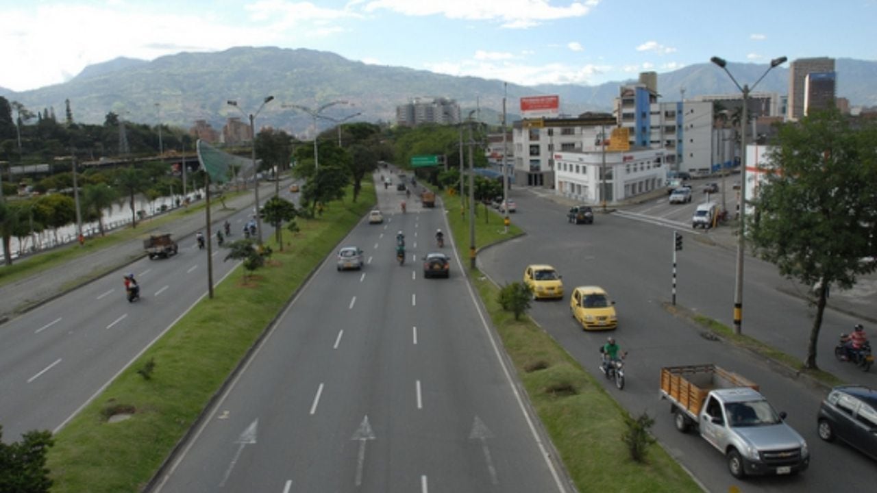 Avenida regional de Medellín.