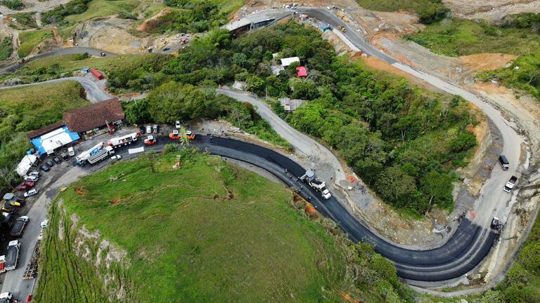 Obras de recuperación de la Vía Panamericana en el sector de Rosas, Cauca.