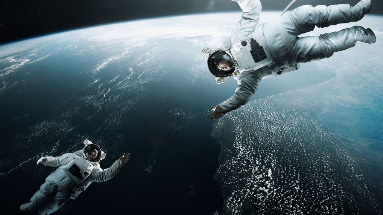 Astronautas que le dieron 126 vueltas a la Tierra regresaron tras hacer cruciales experimentos.