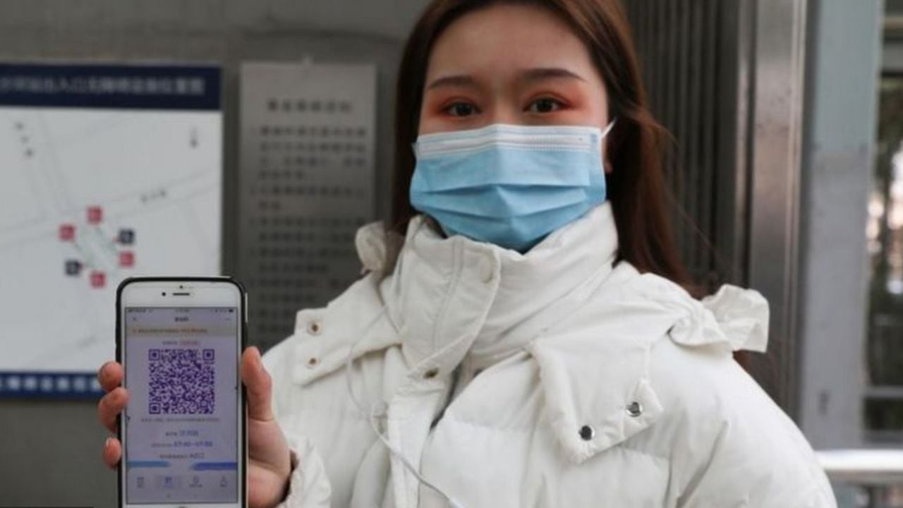 En China proponen el uso de los códigos QR para hacer un control global de la pandemia - BBC