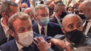 Video: lanzaron un huevo al presidente de Francia, Emmanuel Macrón, en Lyon
