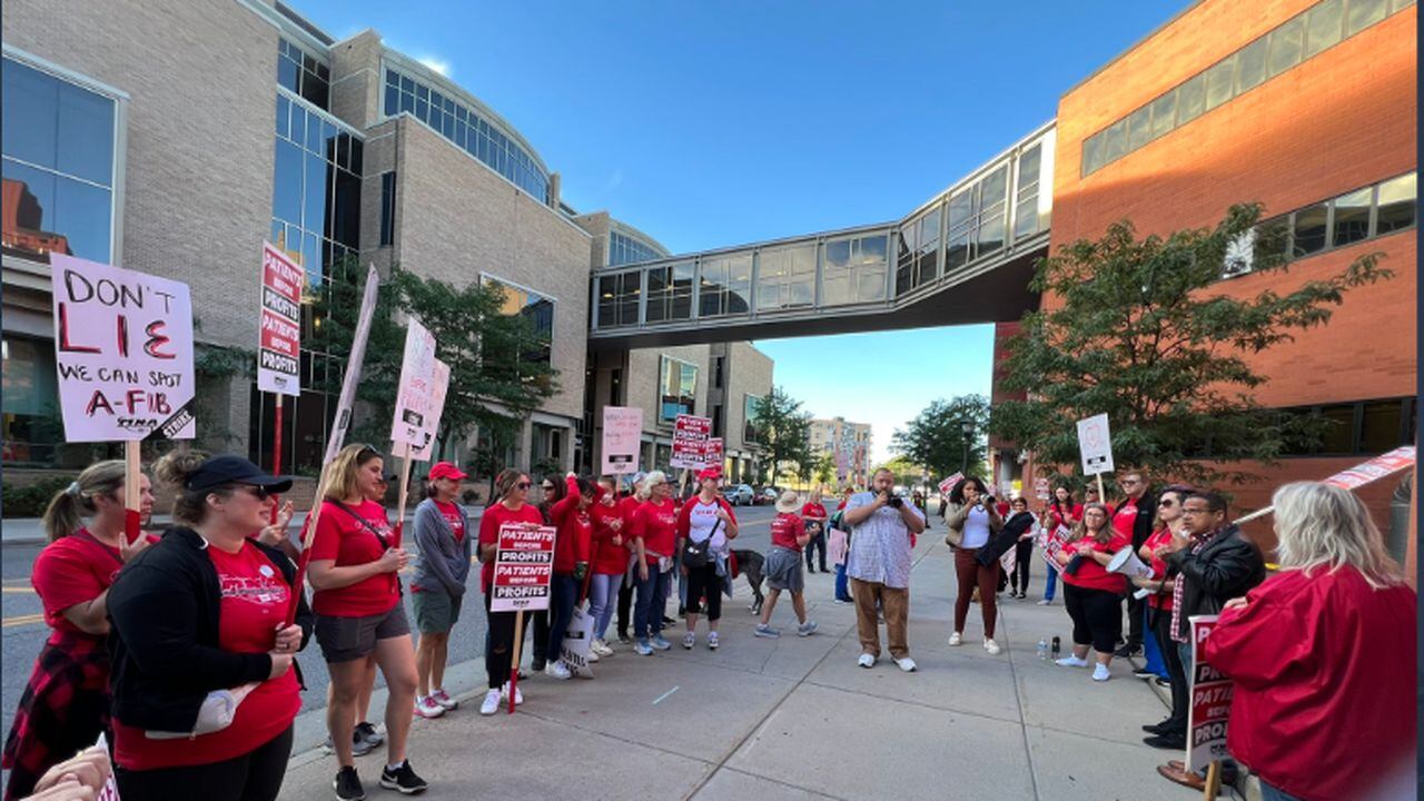 Enfermeras en EE. UU hacen huelga