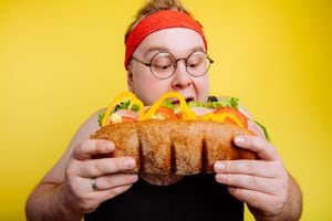 Comer rápido: Estos son los problemas que tendría para la salud y la obesidad