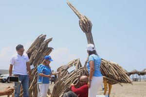 Esperan contribuir a la reducción de plásticos que llegan al océano y a crear conciencia sobre una nueva cultura de playa