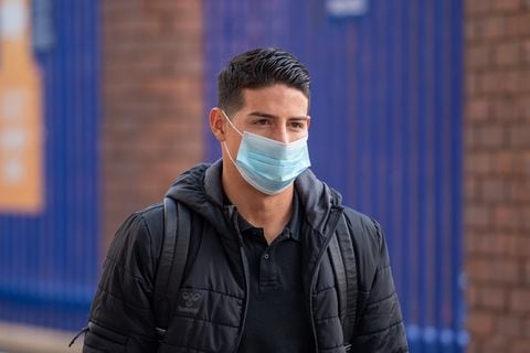 LIVERPOOL, ENGLAND - APRIL 16: James Rodriguez of Everton arrives prior to the Premier League match between Everton and Tottenham Hotspur at Goodison Park on April 16, 2021 in Liverpool, England. Sporting stadiums around the UK remain under strict restrictions due to the Coronavirus Pandemic as Government social distancing laws prohibit fans inside venues resulting in games being played behind closed doors. (Photo by Emma Simpson - Everton FC/Everton FC via Getty Images)