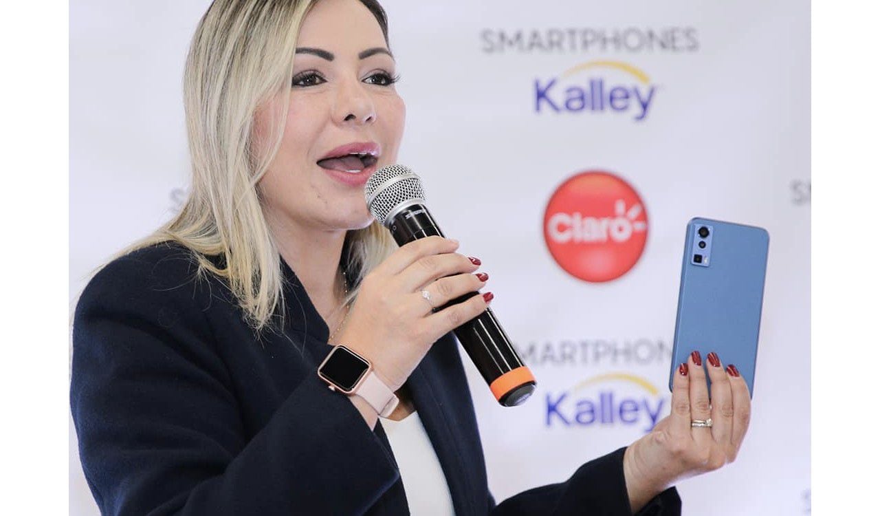 Kalley ingresó en el mercado de la telefonía móvil creando su propio teléfono celular