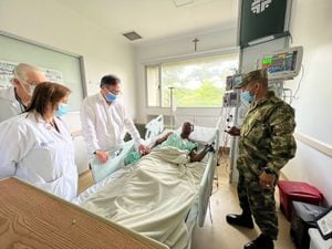 Presidente Gustavo Petro visitó a los soldados heridos en el Cauca
