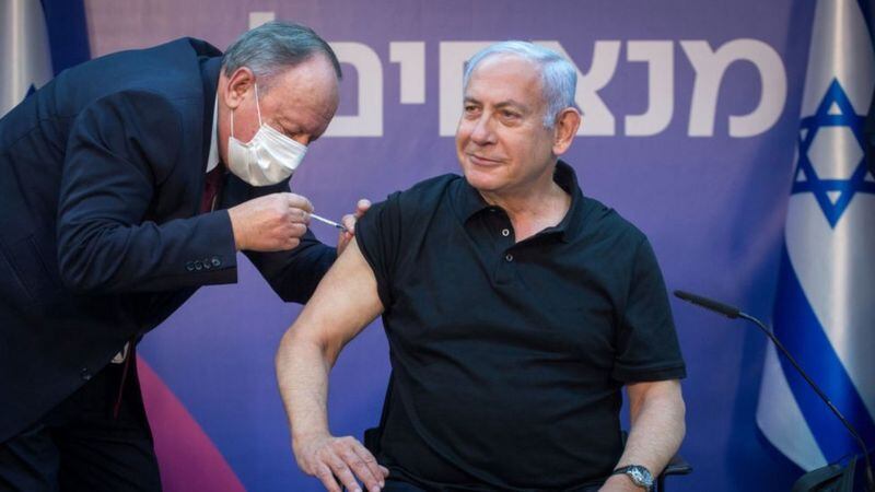 El gobierno de Israel entró en un acuerdo con Pfizer que le garantiza una enorme cantidad de vacunas.