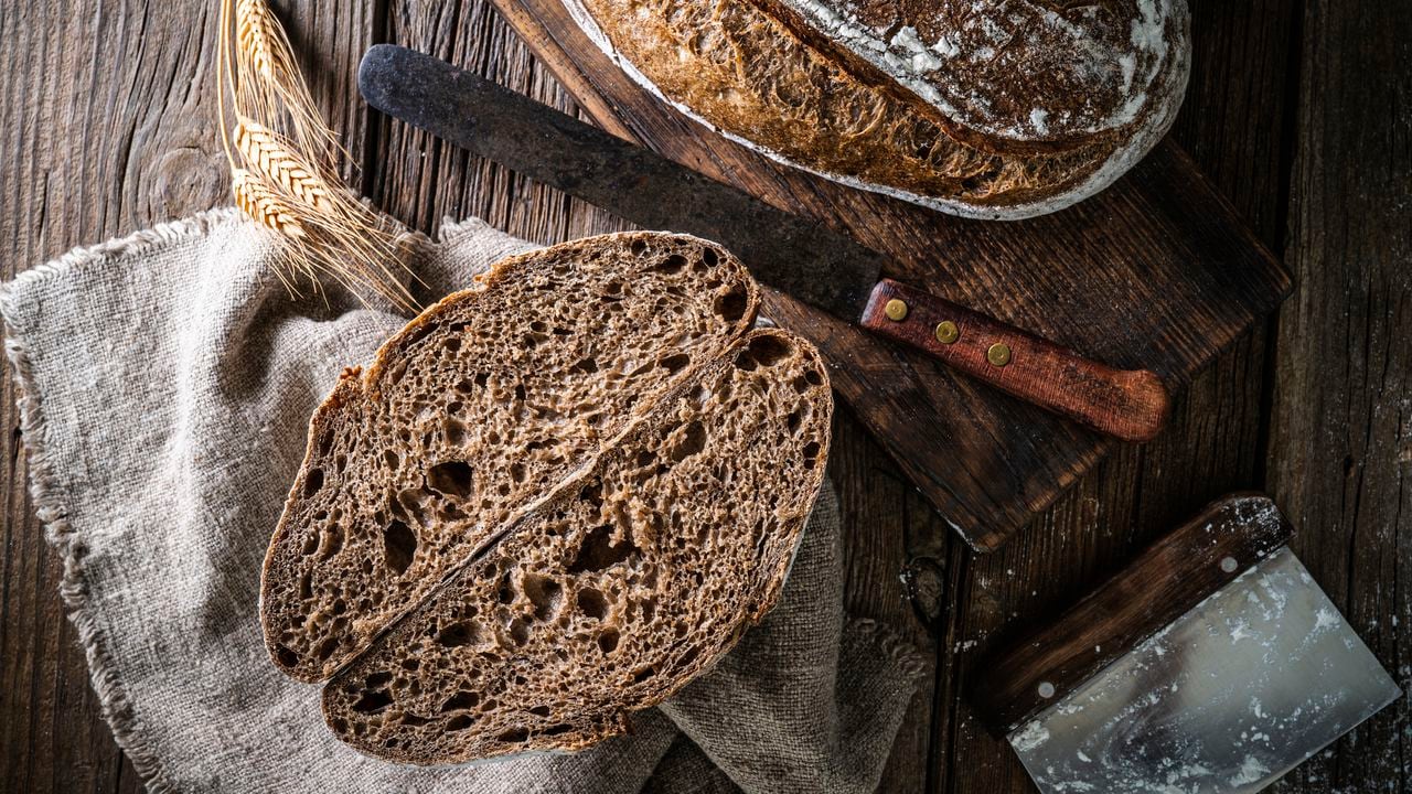 El pan de centeno tiene propiedades que benefician las arterias, los huesos y mucho más.