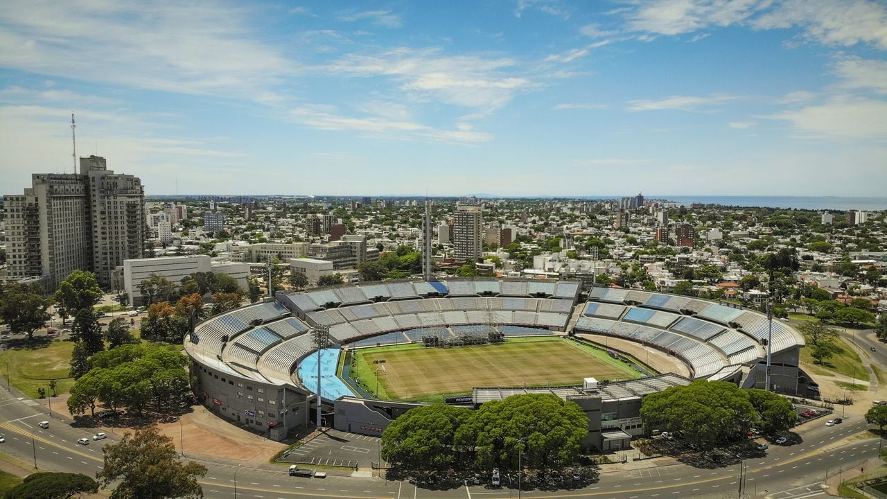 Vista aérea del Estadio Centenario, ubicado en el barrio Parque Batlle.