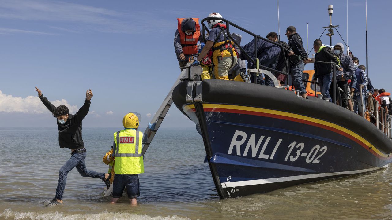 Los migrantes fueron rescatados por las autoridades francesas. Foto: Getty Imagenes.