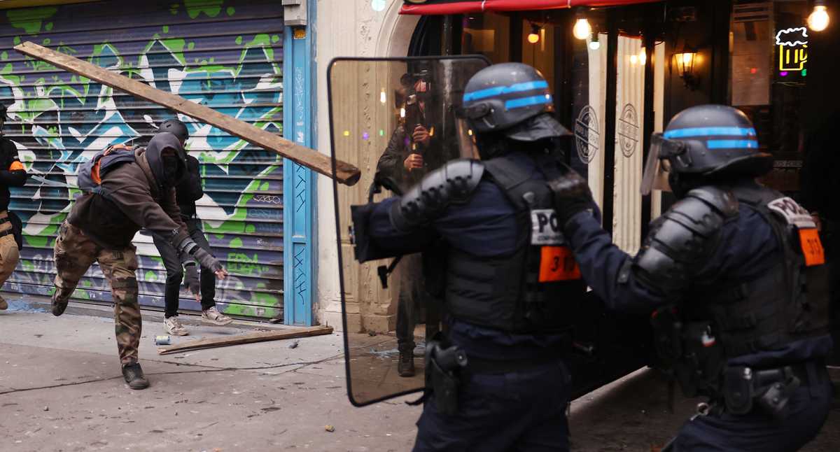 Fuertes protestas en París este 19 de enero de 2023. Foto: AFP.