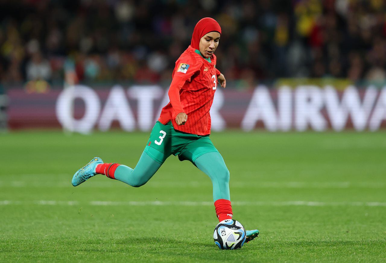 Nouhaila Benzina de Marruecos en acción durante el partido del Grupo H de la Copa Mundial Femenina de la FIFA Australia y Nueva Zelanda 2023 entre Marruecos y Colombia en el Estadio Rectangular de Perth el 3 de agosto de 2023 en Perth, Australia.