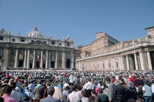 Fuentes religiosas sostienen que el Vaticano está organizando un programa alternativo en caso de que el papa no pueda presidir las ceremonias religiosas.