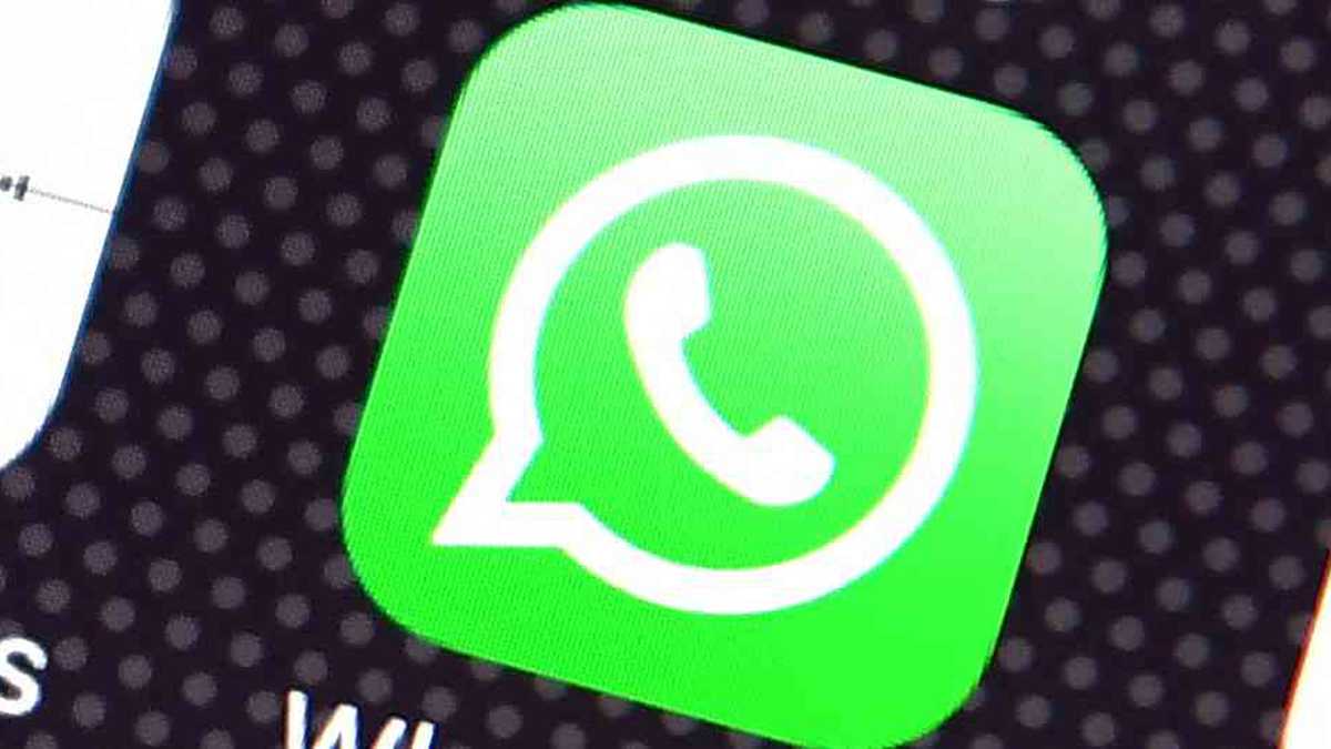 WhatsApp estaría planeando introducir una nueva función que permitirá a los usuarios silenciar videos antes de enviarlos, según ha informado Europa Press.