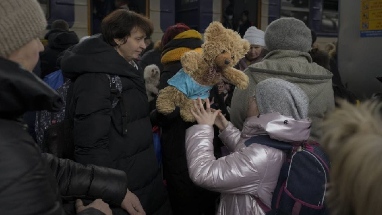 Medio millón de niños han salido de Ucrania según Unicef. AP Photo/Vadim Ghirda