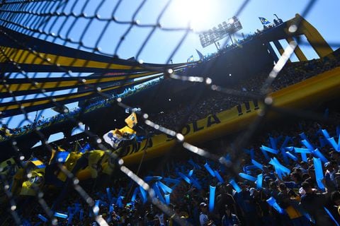 BUENOS AIRES, ARGENTINA - OCTOBER 01: Fans of Boca Juniors cheer for their team during a match between Boca Juniors and River Plate as part of Copa de la Liga Profesional 2023 at Estadio Alberto J. Armando on October 01, 2023 in Buenos Aires, Argentina. (Photo by Marcelo Endelli/Getty Images)