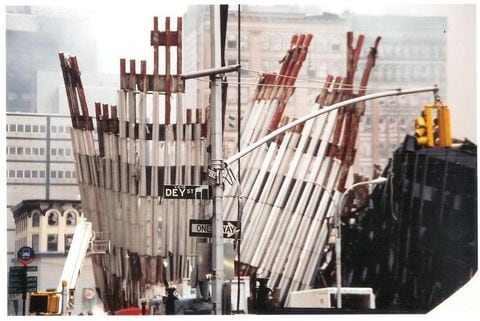 Restos de las torres gemelas captadas por el fotoperiodista Luis Evelio Salgado. Foto: Luis Evelio Salgado