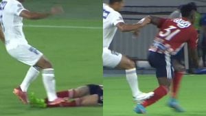 Hubo dos jugadas polémicas, en una acertó el árbitro y en otra al parecer le perdonó la roja a Millonarios. Foto: Captura Win Sports.