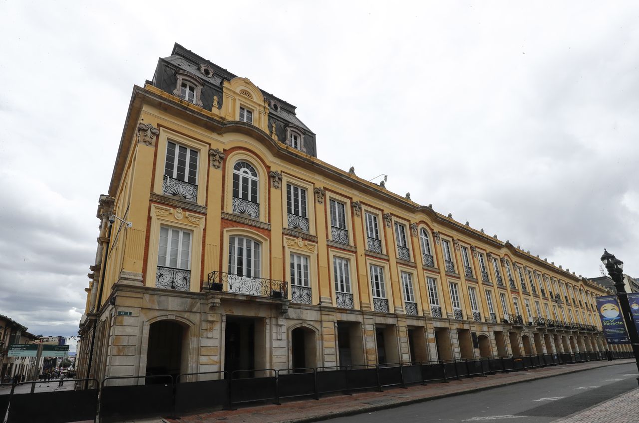 Se destaca que el nombre "Palacio de Lievano" rinde homenaje a un destacado alcalde de Bogotá.