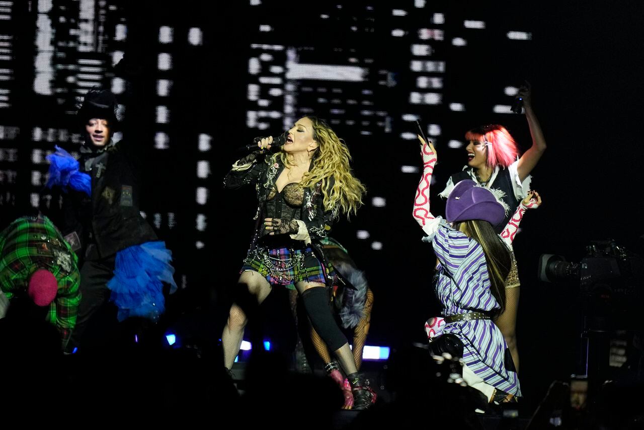 Madonna se presenta en el último espectáculo de su The Celebration Tour, en la playa de Copacabana en Río de Janeiro, Brasil, el sábado 4 de mayo de 2024.