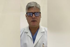 Javier Arango, presidente de la Asociacion Colombiana de Medicina Interna, advirtió que la vacunación contra la covid-19 debe seguir implementándose en toda la población.