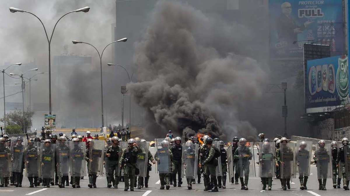 La Policía y la Guardia Nacional de Venezuela han reprimido las protestas con gases y balas de goma