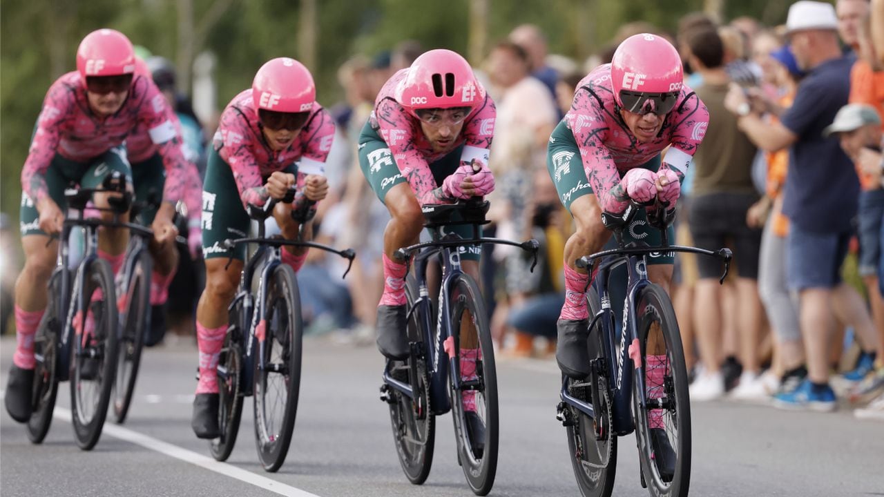 UTRECHT, NETHERLANDS - AUGUST 19: Rigoberto Uran Uran of Colombia and Team EF Education - Easypost sprints during the 77th Tour of Spain 2022, Stage 1 a 23,3km team time trial in Utrecht / #LaVuelta22 / #WorldTour / on August 19, 2022 in Utrecht, Netherlands. (Photo by Getty Images/Bas Czerwinski)