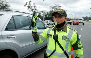 Policía Nacional tránsito y transporte
puesto de control estado mecánico del transporte intermunicipal