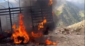 Soldados profesionales fueron secuestrados en Nariño y los presuntos responsables quemaron vehículos.
