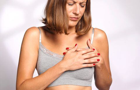 Los senos suelen doler antes de la menstruación.