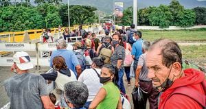Antes del cierre de la frontera entre Colombia y Venezuela, transitaban diariamente 70.000 personas. Ahora solo lo hacen 7.000 por los pasos legales.