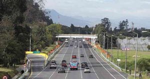 Gobierno entregó la ampliación de la Autopista Norte en Bogotá.
