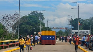 Nicolás Maduro empieza a reabrir los principales pasos fronterizos entre Colombia y Venezuela.